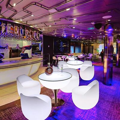 Bon prix Moderne prix pas cher Café extérieur télécommande LED PE Table et canapé pour cocktail bar en ligne